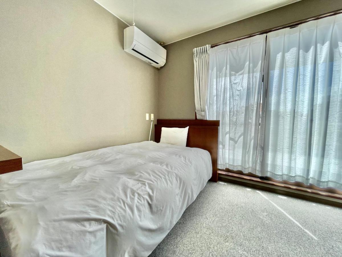 Hotel Umizola Наха Экстерьер фото